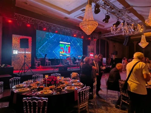 Hyoiat Magnet va ser convidat a participar a la festa del 30è aniversari de l...